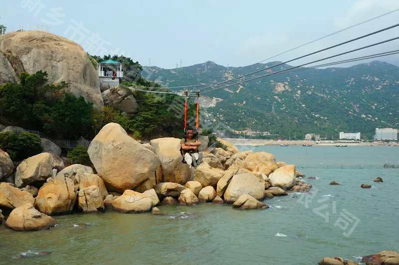 不是所有的地形都適合建設(shè)滑索哦！